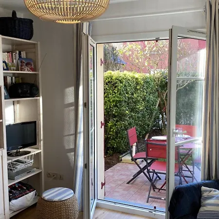 Avec Jardin A Deux Pas Du Port - - Fr-1-487-279 *
