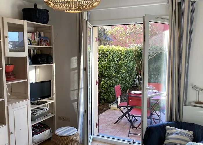 Avec Jardin à Deux Pas Du Port - - Fr-1-487-279 *